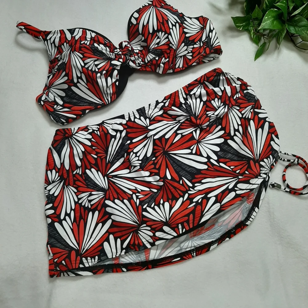 Captiva 2pc Red Black Floral Bikini Swim Set Sz M‎
